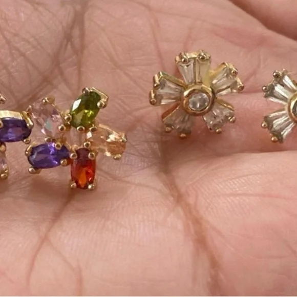 Elegant Multi-Color Floral Earrings and clear flower set of 2 pair - Picture 3 of 5
